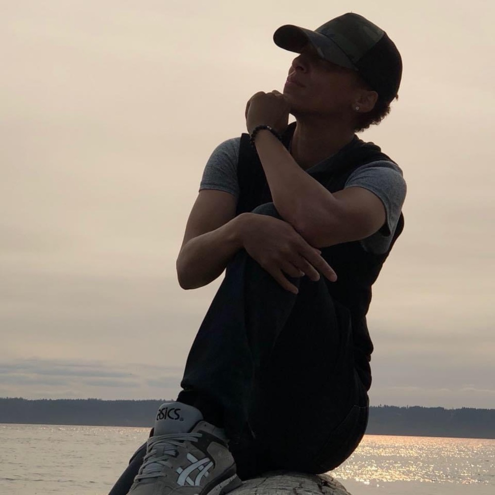 Meet your Posher, Adrienne